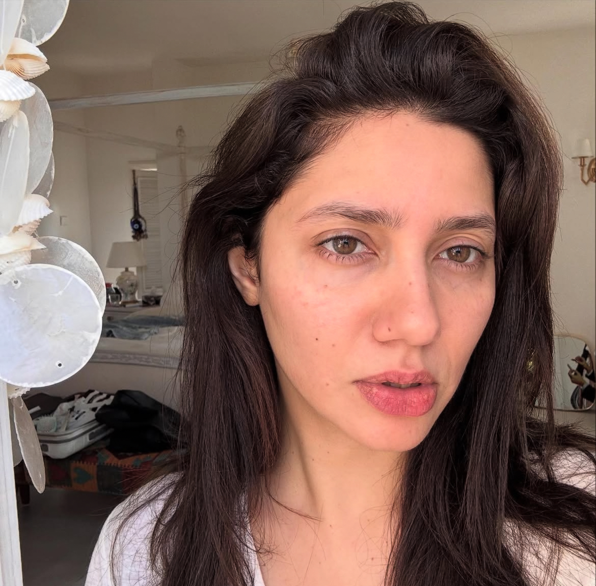 Mahira Khan Ki Khamoshi Love Guru Ki Kamyabi Ke Baad Achanak Gayab