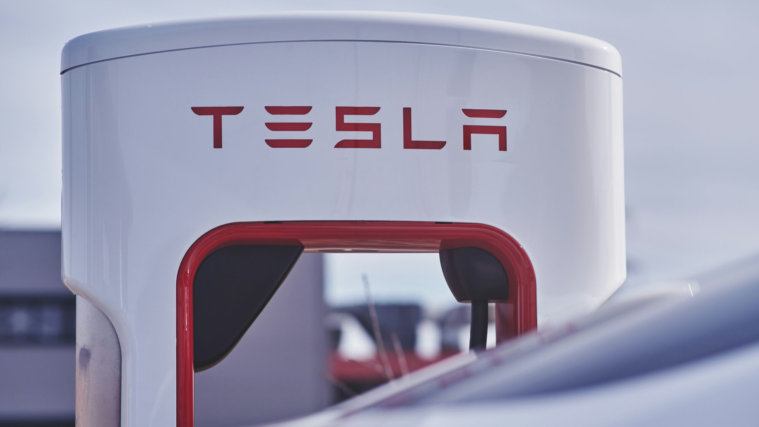 Tesla Ka Pehla Experience Centre Mumbai Mein