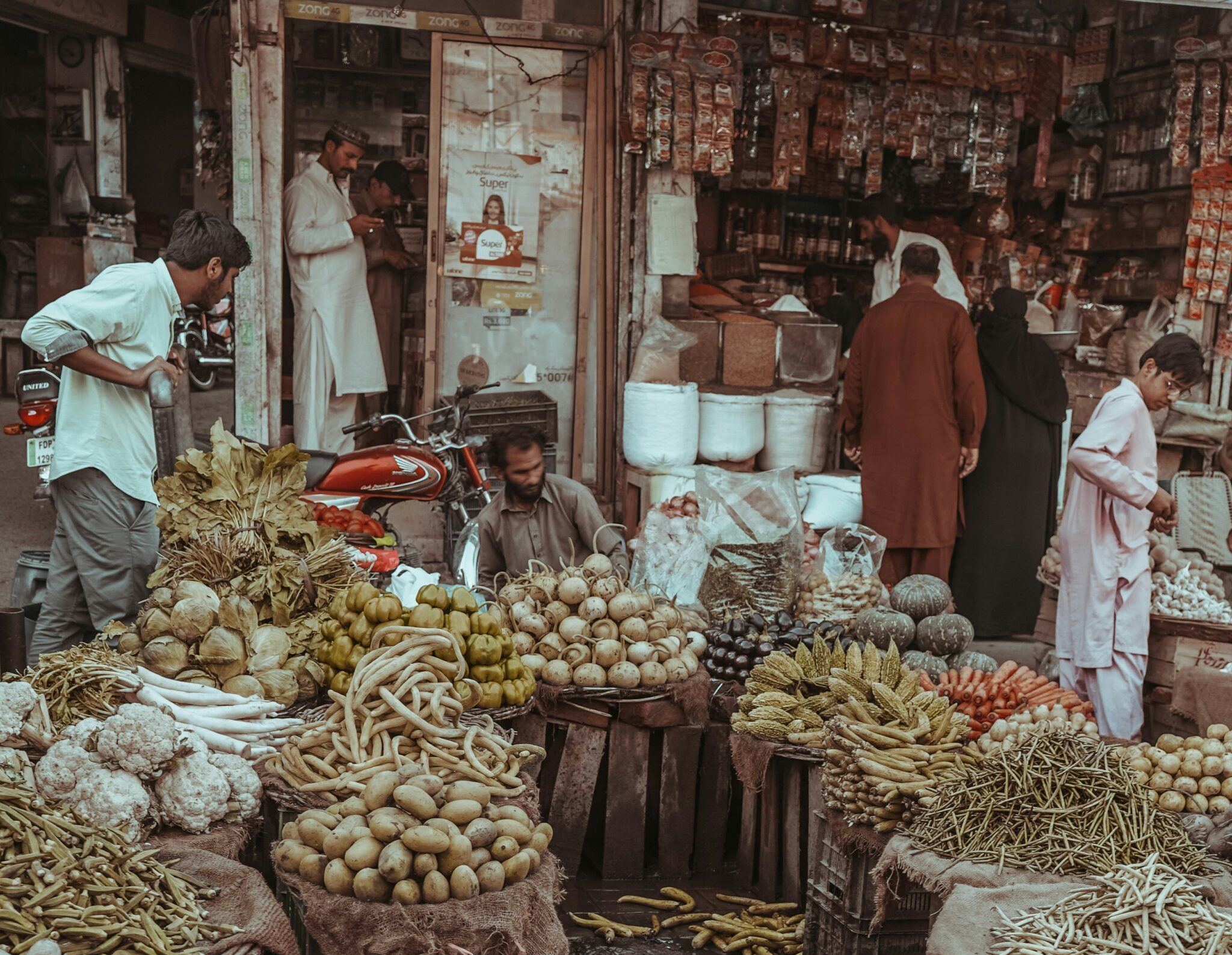 Mehangai Ne Awam Ko Rula Diya, Rate Control Na ho Saka