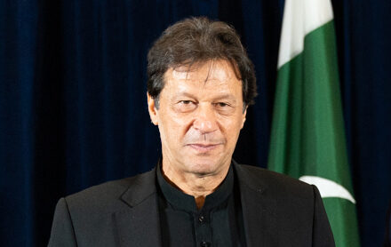 Supreme Court Ne Imran Khan Ko 8 Cases Mein Bail Dedi