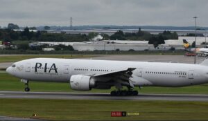 PIA Boeing 777 Paris Mein Grounded, Flights Delay Hui