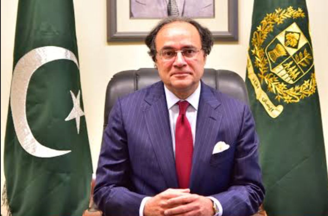 Finance Minister Ne Interest Rate Kam Karne Ka Ishara Diya, Armed Forces Ki Tareef