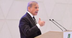 PM Shehbaz Sharif Ka 100,000 Free Laptops Ka Elan