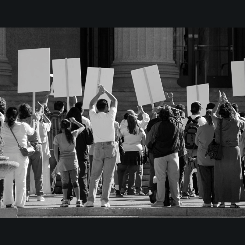 UK Police 300 Pro-Palestine Protestors Ko Giraftar Karlia