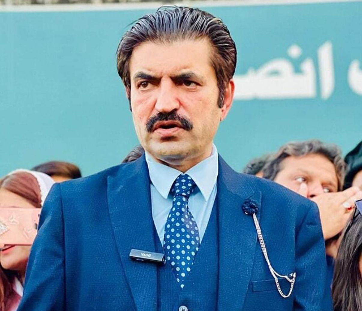 Sher Afzal Marwat Ko Doosri Party Join Karni Chahiye, Aleema Khan