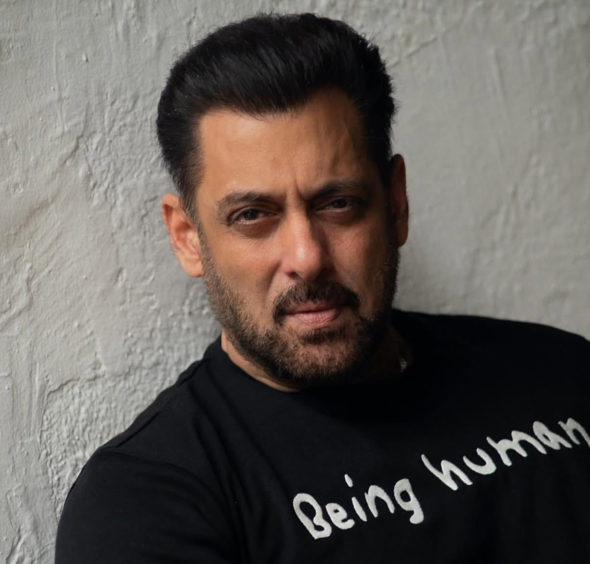 Salman Khan 60 Ke Hone Wale Hein, Ab Zindagi Full Enjoy Karne Ki Bt Ki