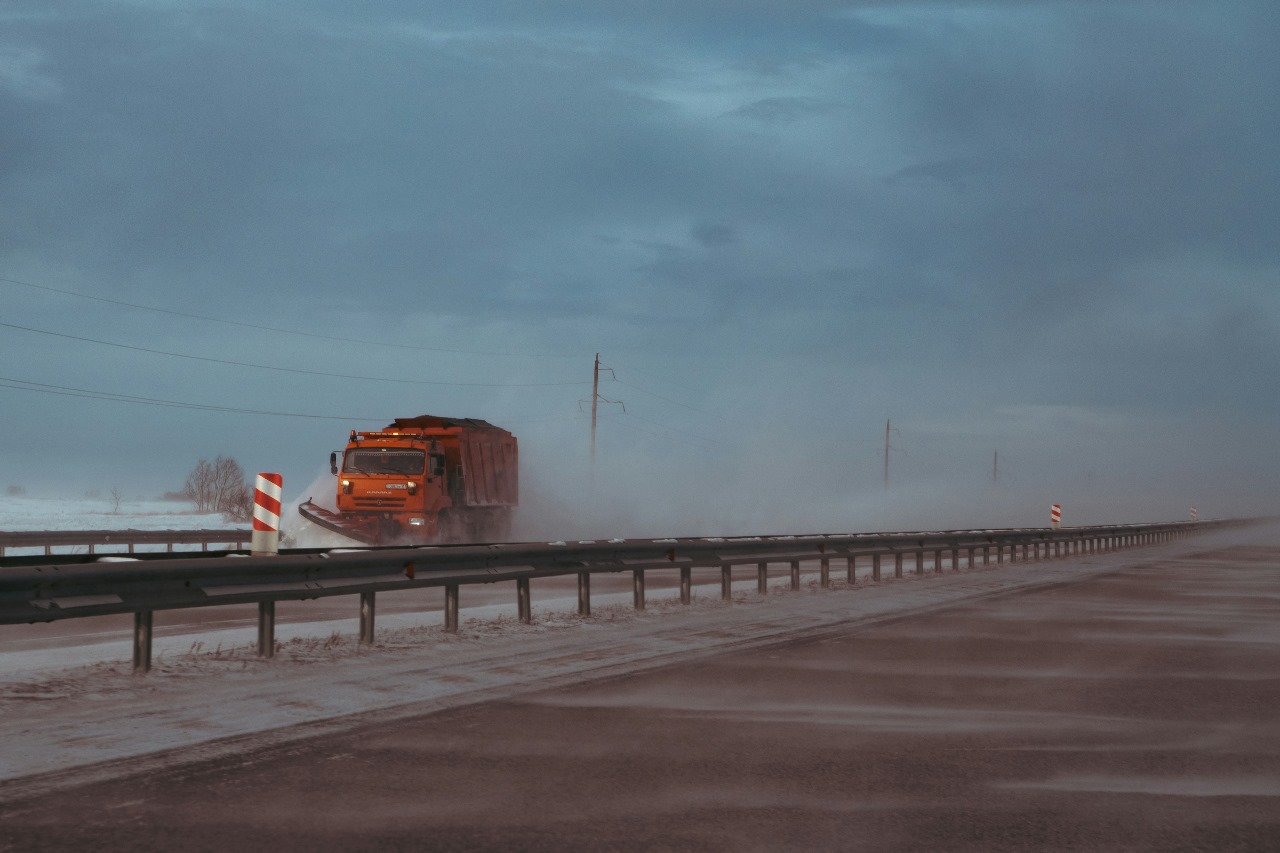 Karachi Baldia Town Mein Trailer Ne Motorcycles Kuchal Di