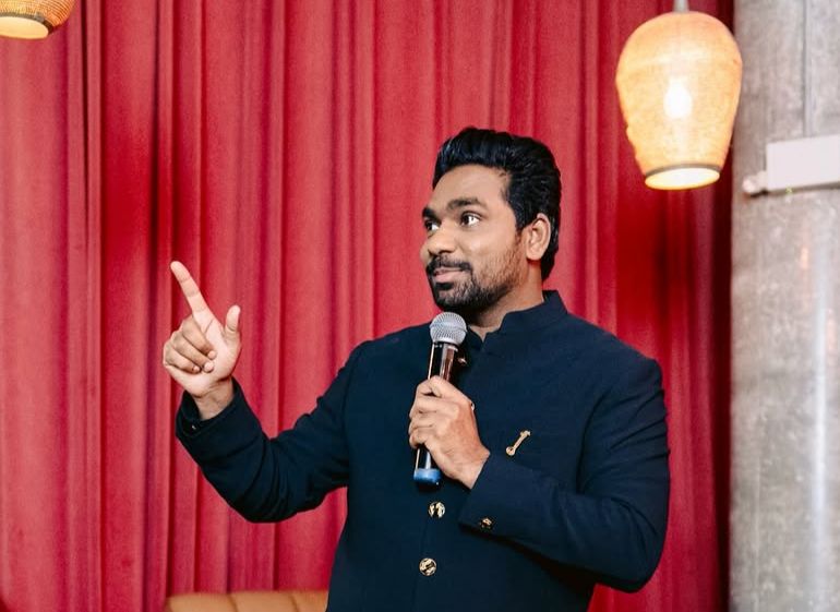 Zakir Khan Nay Stage Shows Se Temporary Break Announce Kardia