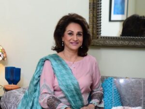 Bushra Ansari Nay Kaha Gold Nahi, Bachon Ki Education Aur Car Pe Invest Karein