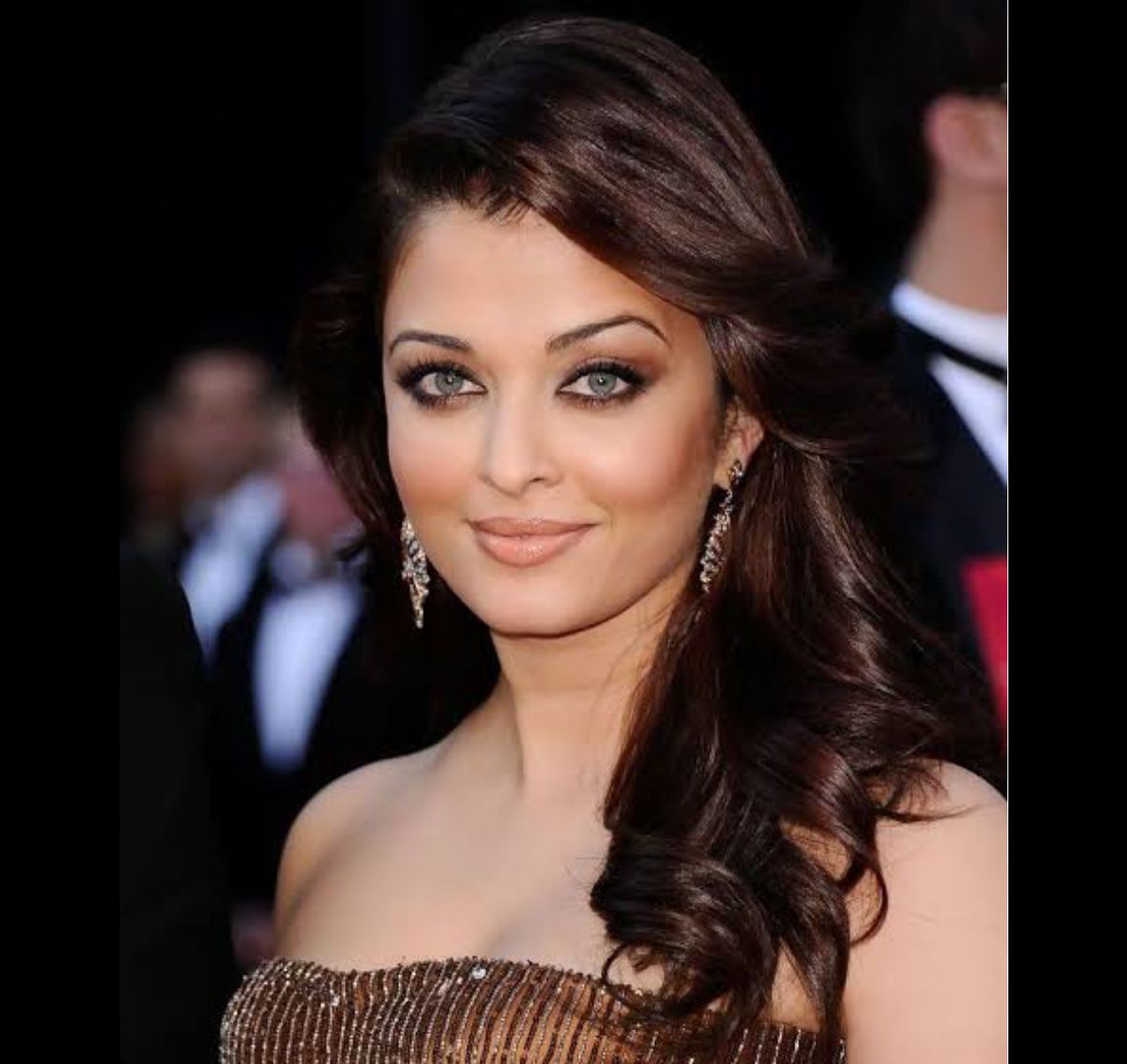 Paris Fashion Week Mein Aishwarya Rai Ki Heere Jari Sherwani Viral