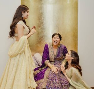Janhvi Kapoor Aur Khushi Kapoor Ki Dost Nay Engagement Py Aane Ka Shukriya Ada Kiya, Internet Hairan