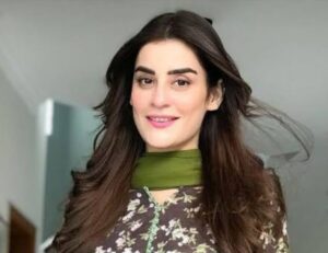 Amna Malik Aansuon Mein Toot Pari Dardnaak Lamha Yaad Karte Hua