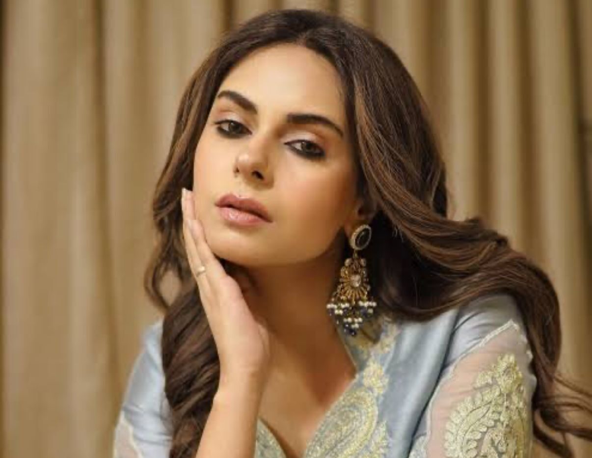 Amar Khan Ka Deepika Padukone Ke Haq Mein Social Media Post