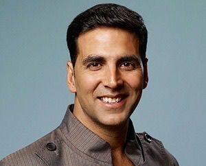 Irritated Akshay Kumar Ne Fan Ko Kandhe Par Haath Rakhne Par Daanta: ‘Haath Niche Rakho’