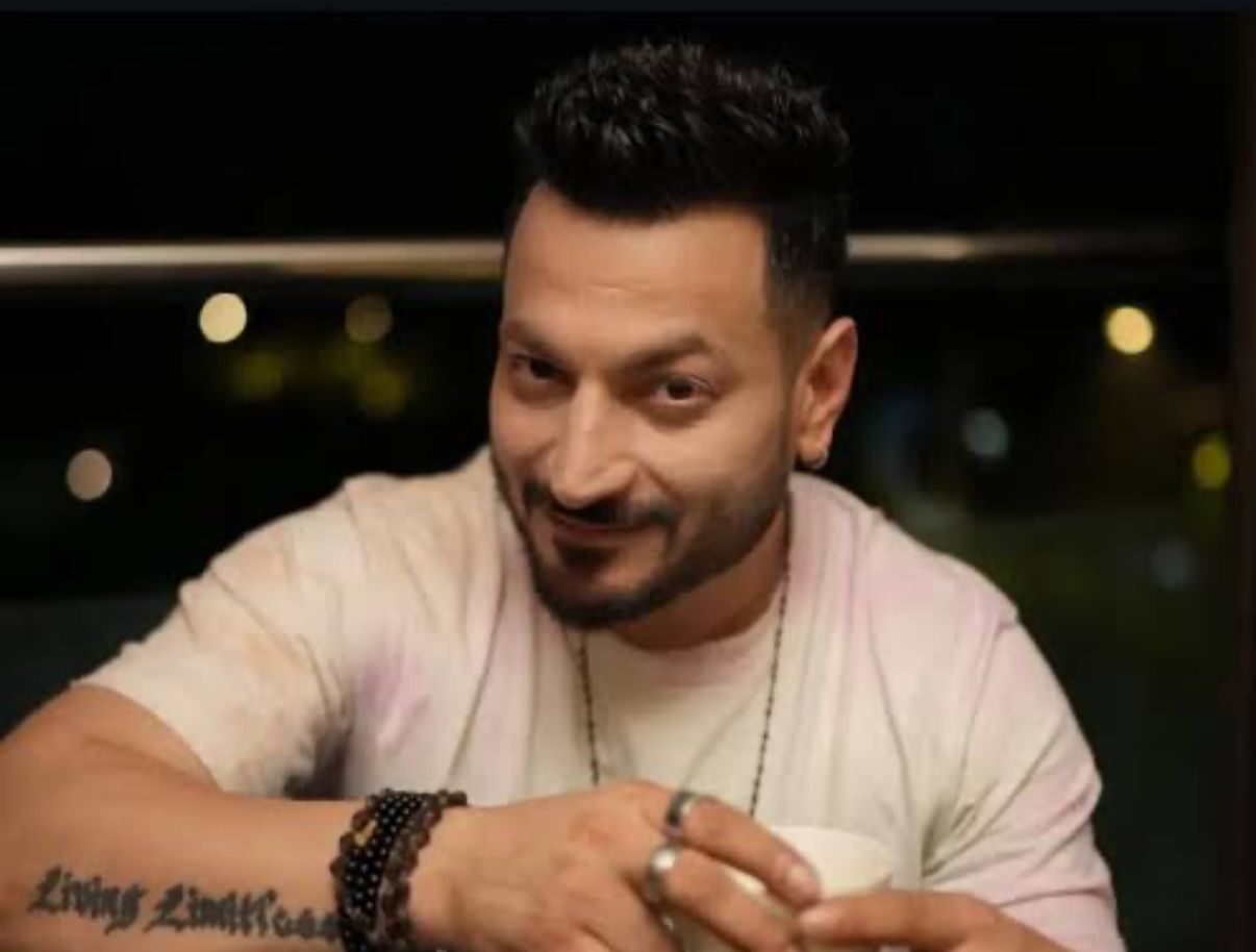 Singer Rishabh Tandon Diwali Celebrate Karte Hua Inteqal Kar Gai