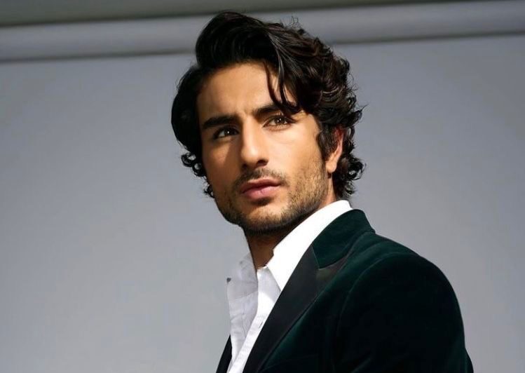 Ibrahim Ali Khan Ne Fans Se Eik Aur Chance Manga!