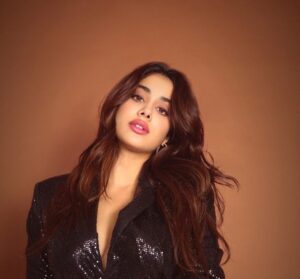 Janhvi Kapoor Ne Plastic Surgery Rumours Par Khamooshi Tori
