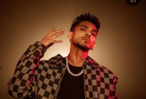 Concert Mein Talha Anjum Par Bottle Phaink Di Gayi, Rapper Ka Gussa Phoot Pada!