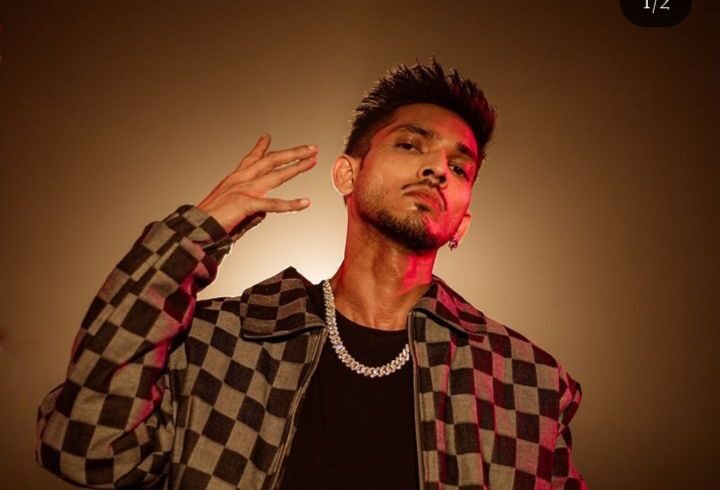 Concert Mein Talha Anjum Par Bottle Phaink Di Gayi, Rapper Ka Gussa Phoot Pada!