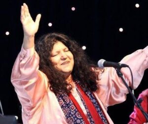 Abida Parveen Ne Sehat Ki Afwahon Ki Tasdeeq Ki, Fans Ko Tasalli Di