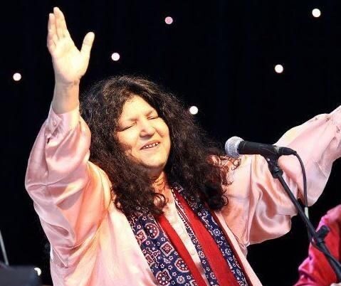 Abida Parveen Ne Sehat Ki Afwahon Ki Tasdeeq Ki, Fans Ko Tasalli Di