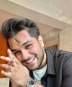 Asim Azhar Ka Mysterious Move, Instagram Ko Keh Diya “Khuda Hafiz”