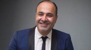 Masjid Mein Drama Ki Shooting Par Deepak Perwani Ne Apna Tajurba Bayan Kar Diya