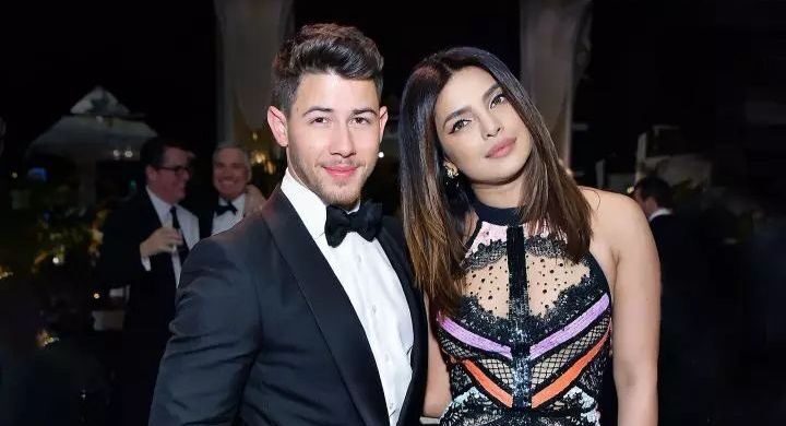 Nick Jonas Ne Priyanka Chopra Ke Stunning Look Par Kia Kaha?