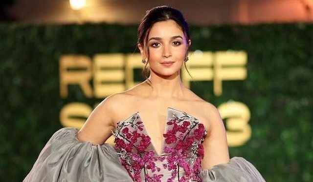 Alia Bhatt Trailer Mein Nahi; Ranbir Kapoor Ke ‘Dining With The Kapoors’ Par Actress Ka Reaction