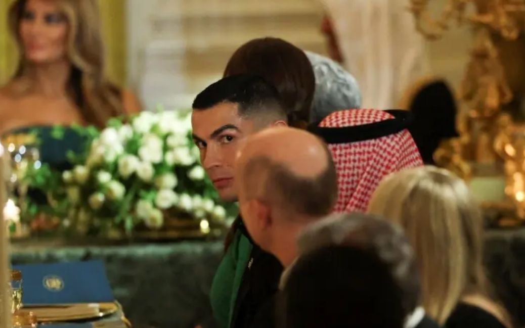 Ronaldo Ki White House Selfie Ek Hi Frame Mein Arbon Dollars Ki Shakhsiyaat