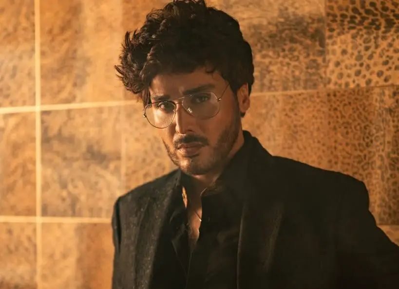 Ahsan Khan Ne Zehni Sehat Ke Masail Se Inkaar Karne Walon Ko Aaray Hathon Le Liya