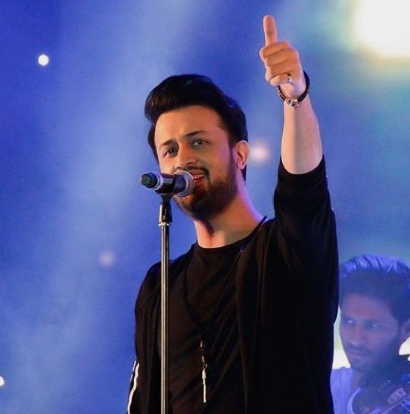 Interview Ke Liye Bhaari Fees Ke Ilzamaat, Atif Aslam Ka Mauqif Agaya