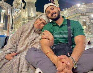 Aesa Kya Keh Diya Rajab Butt Ki Walida Ne?