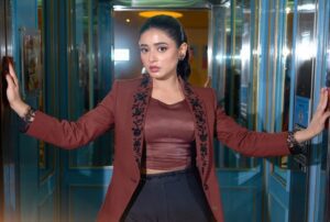 Sehar Khan Ki Bold Dressing Par Backlash