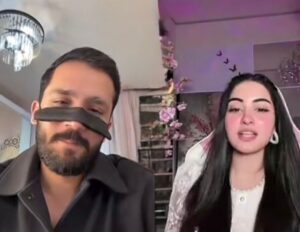 Rajab Butt Mashhoor TikToker Say Mohabbat Ka Izhar Karte Hue