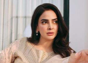 Karachi Se Bezaar Saba Qamar Konsay Shehar Muntaqil Ho Rahi Hain?