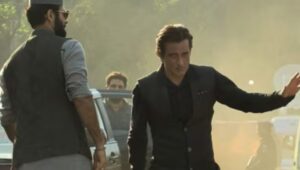 “Mazza Aa Gaya”: Akshaye Khanna Ka Viral Dhurandhar Scene Par Reaction