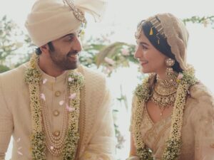 Alia Bhatt Ne Apni Shadi Par Surkh Saree Ke Bajaye Safed Saree Ka Intikhab Kyun Kiya?