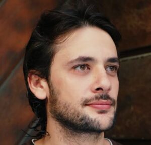 Tipu Sharif Ne Apni Single Life Aur Dil Todne Wale Online Experience Ka Iqraar Kiya