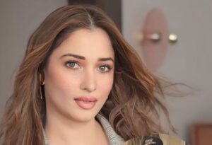 Tamanna Bhatia 36 Bars Ki Hogai, Salgirah Ki Taqreeb Mein Dost Bhi Sharik