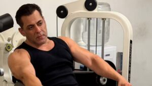 Salman Khan Sab Ko Yaad Dilana Chahte Hain Ke Woh 6 Din Mein 60 Ke Ho Rahe Hain Lekin Abhi Bhi Zabardast Lagte Hain