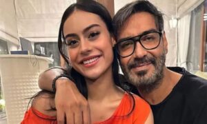 Ajay Devgn Ki Beti Nysa Devgn Ki Gaari Mein Rote Hue Video Viral
