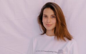 Iqra Aziz Ne Fans Ko Apni Nanhi Pari Ka Naam Bata Diya