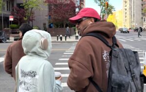 Asim Azhar Aur Hania Aamir Aik Baar Phir Saath? USA Se Viral Photos Ne Fans Ko Confuse Kar Diya
