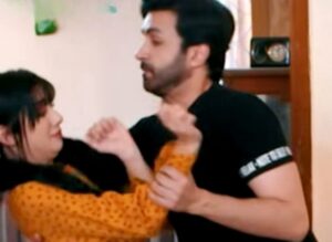 Alizeh Shah Aur Azfar Rehman Ka Romantic Scene Viral; Social Media Par Adakari Aur Kharab Direction Par Sakht Tanqeed