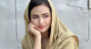 “Aisi Aurat Bano Jis Ki Jeb Mein Paisa Aur Lehjay Mein Roob Ho”: Adakara Sana Javed Ka Larkiyon Ke Liye Message